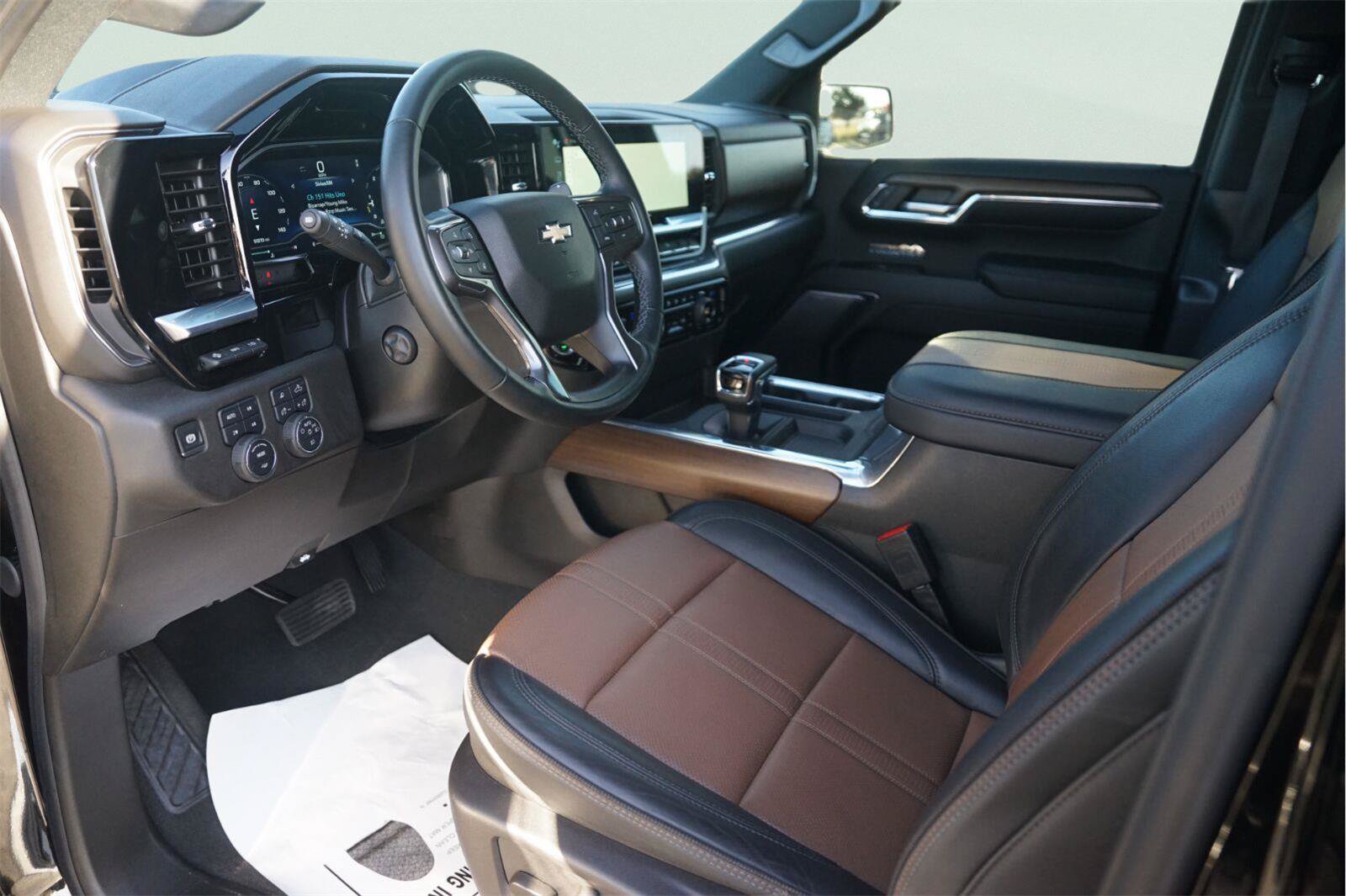 Used 2024 Chevrolet Silverado 1500 High Country w/ High Country Premium Package AWD/4WD image 8