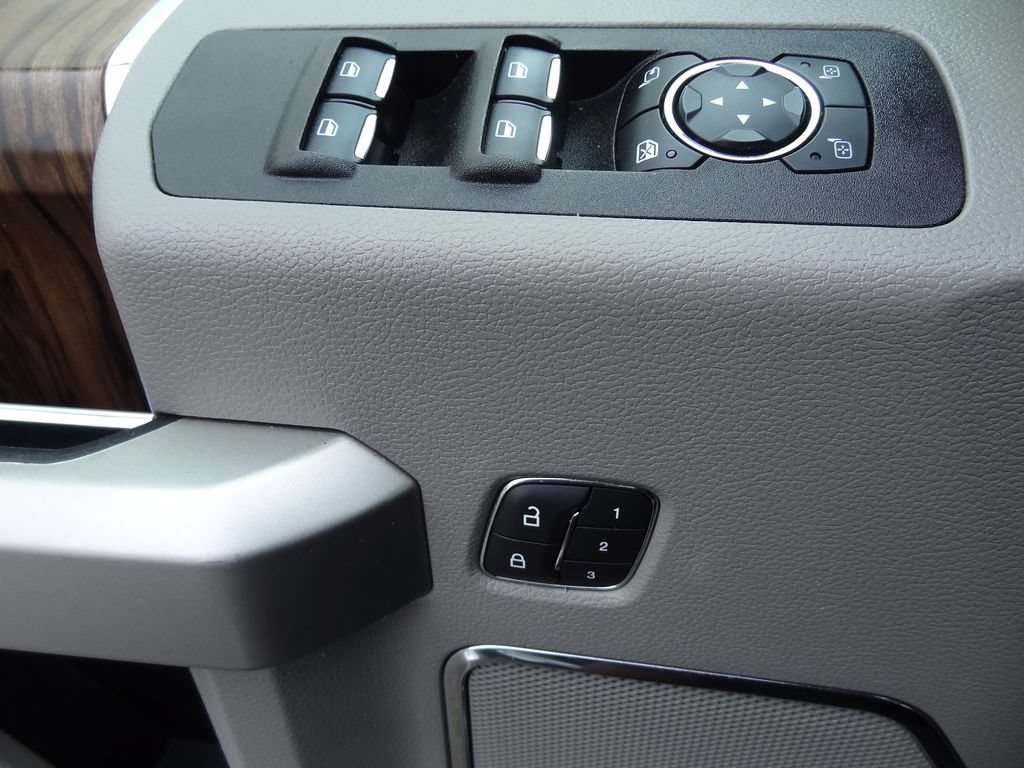 Certified 2019 Ford F150 Lariat AWD/4WD image 14