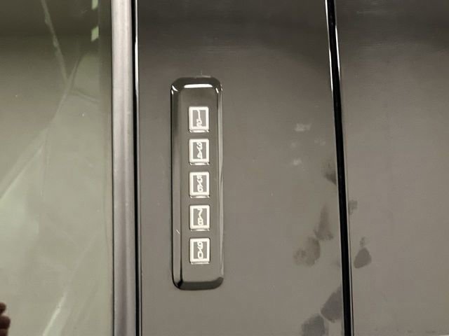 Certified 2023 Ford F150 Raptor w/ Raptor Carbon Fiber Package AWD/4WD image 22