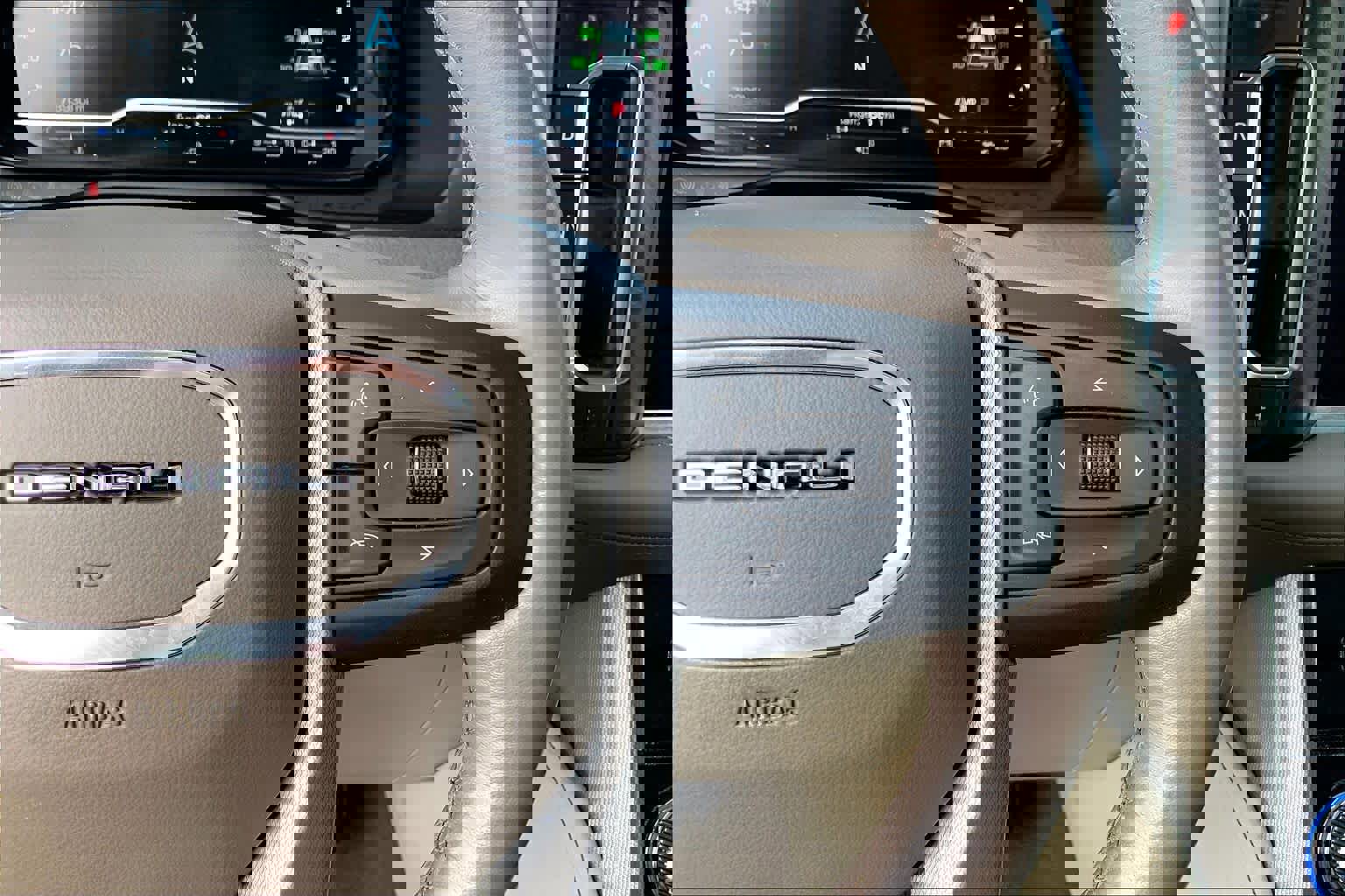 Used 2022 GMC Yukon XL Denali image 24