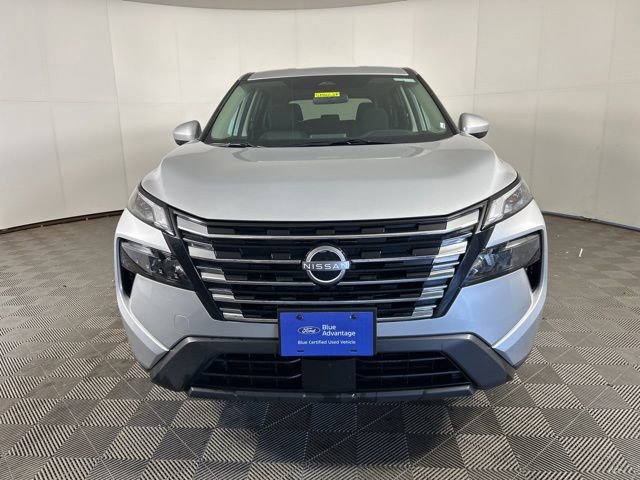 Used 2025 Nissan Rogue SV AWD/4WD image 2