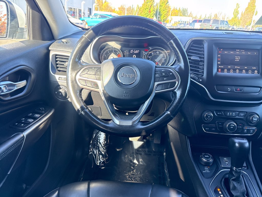 Used 2020 Jeep Cherokee Latitude Plus w/ Cold Weather Group AWD/4WD image 30