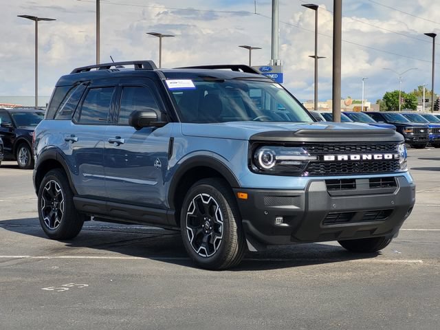 Certified 2025 Ford Bronco Sport Outer Banks w/ Outer Banks Tech Package+ AWD/4WD image 3
