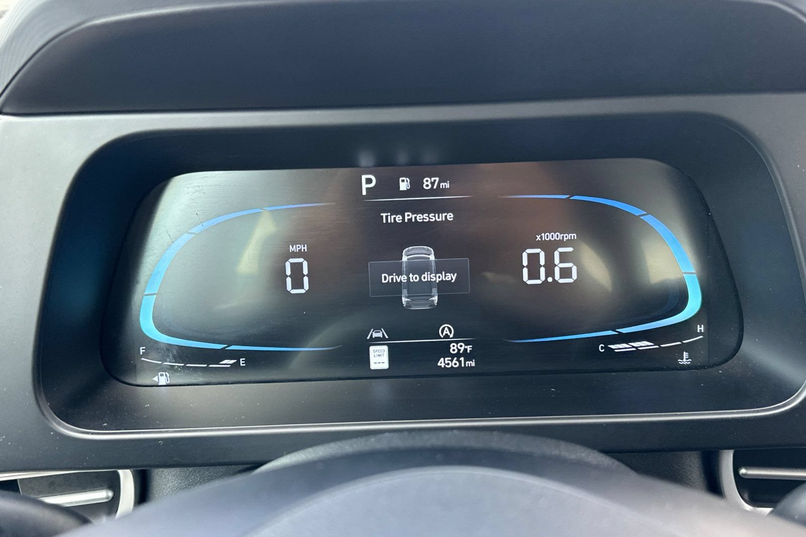 Used 2025 Hyundai Elantra SE FWD image 25