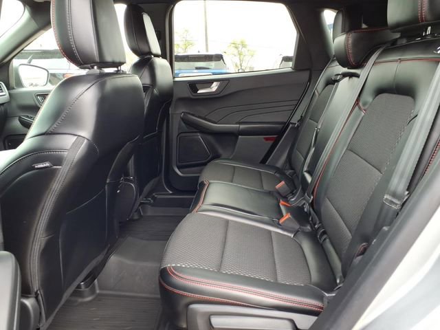Certified 2024 Ford Escape ST-Line w/ Tech Pack #1 AWD/4WD image 6