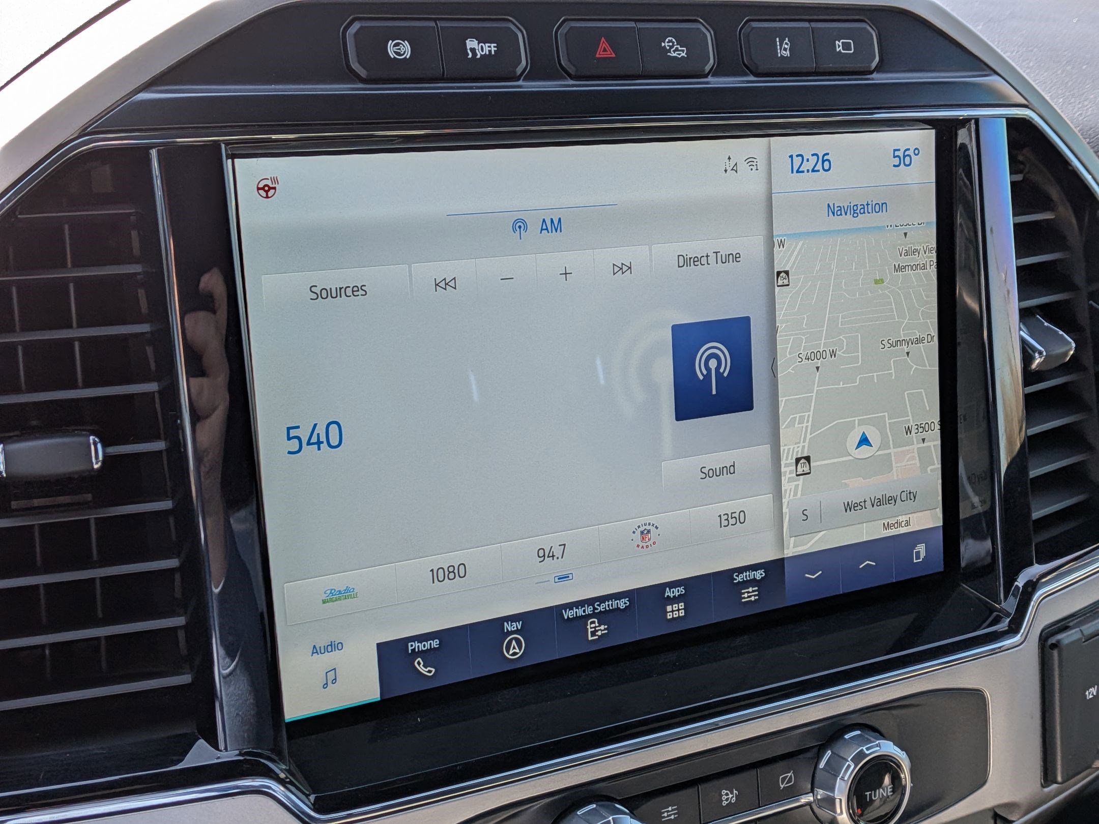 Certified 2022 Ford F350 Lariat w/ Tremor Off-Road Package image 21