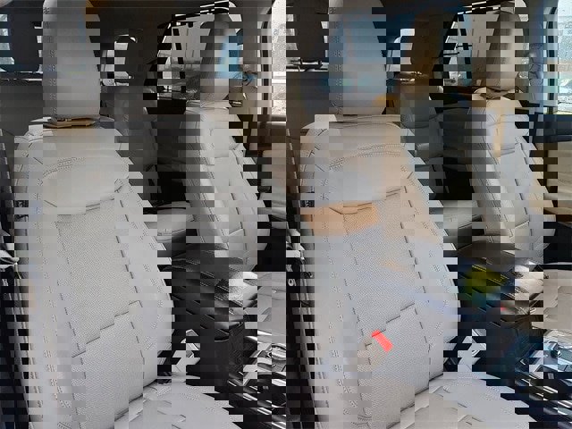 Certified 2023 Ford Explorer Limited w/ Limited Technology Package image 33