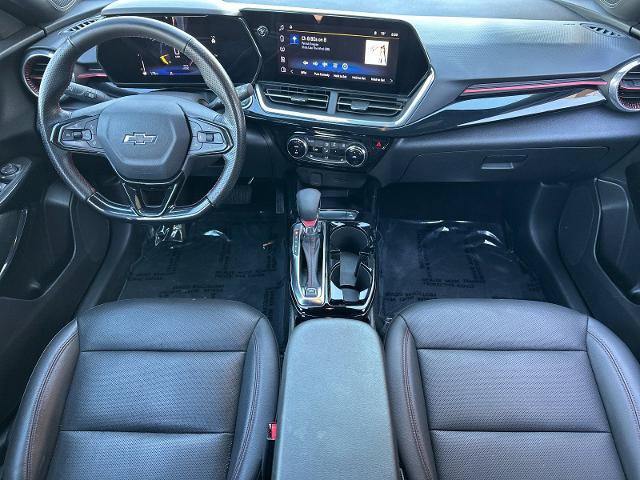 Used 2024 Chevrolet Trax RS w/ Sunroof Package FWD image 12