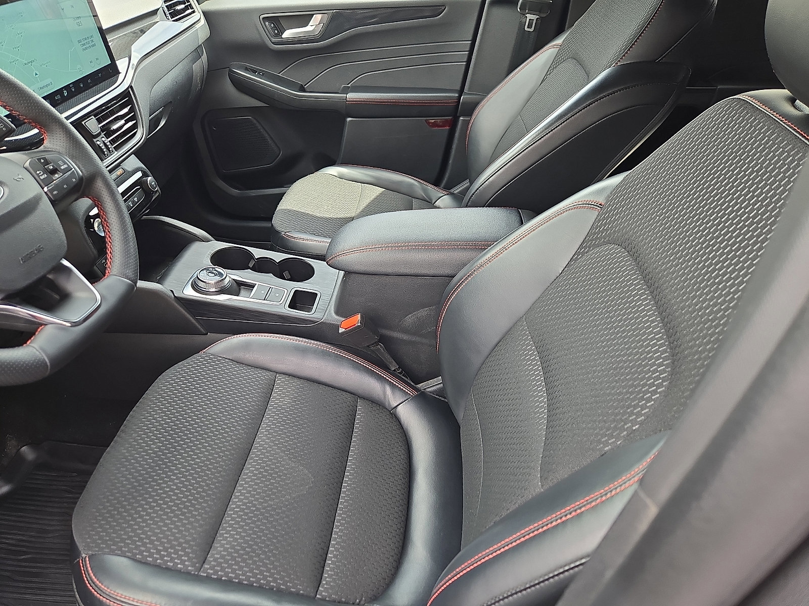 Certified 2025 Ford Escape ST-Line w/ Tech Pack #1 AWD/4WD image 12