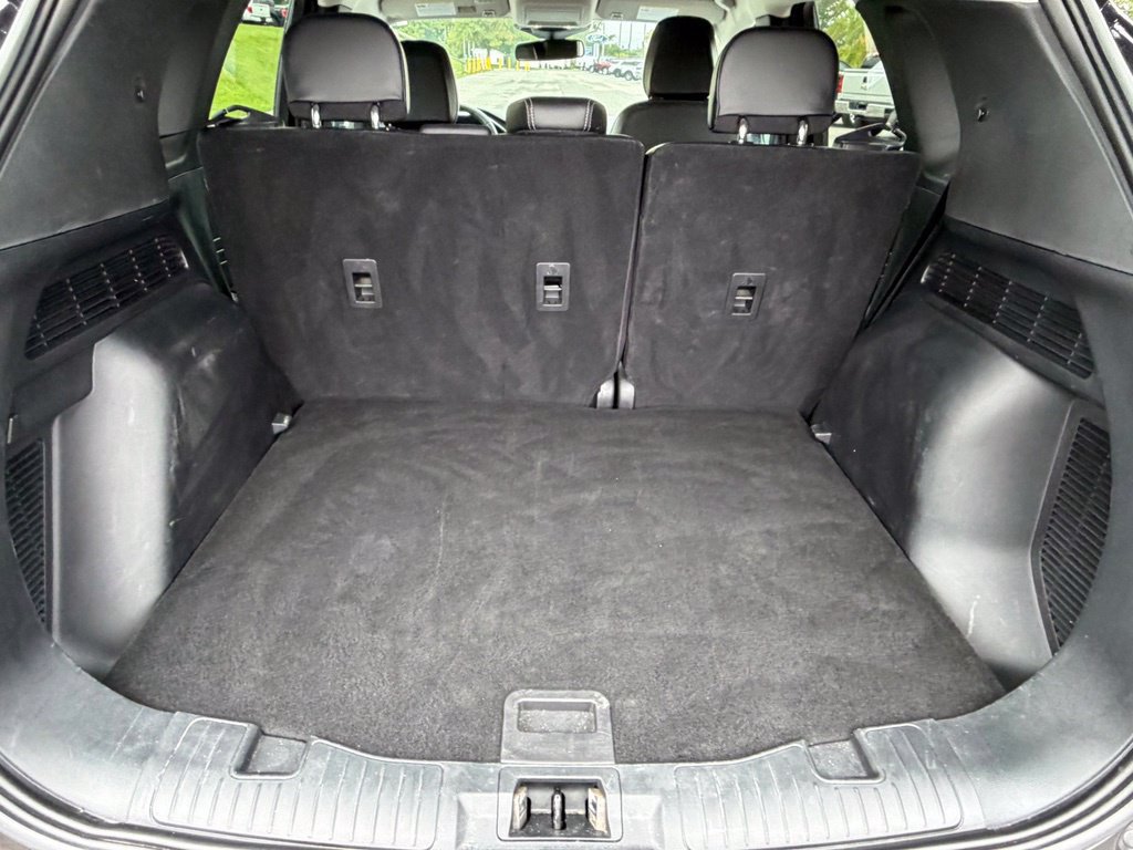 Certified 2025 Ford Escape Platinum AWD/4WD image 41
