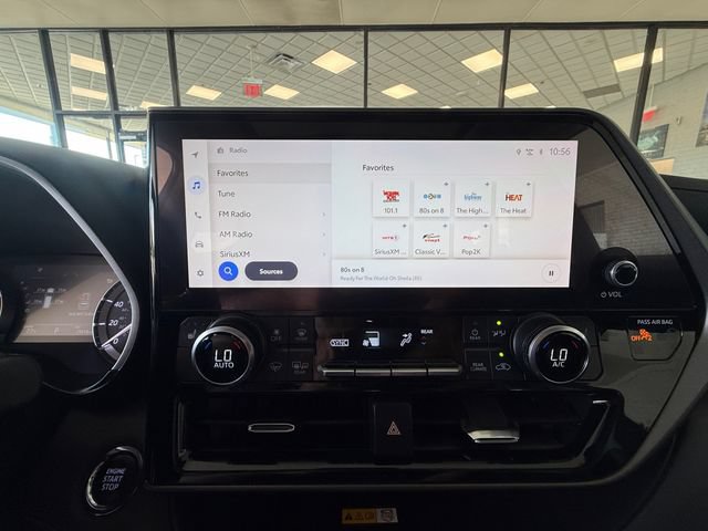 Used 2023 Toyota Highlander XLE AWD/4WD image 21