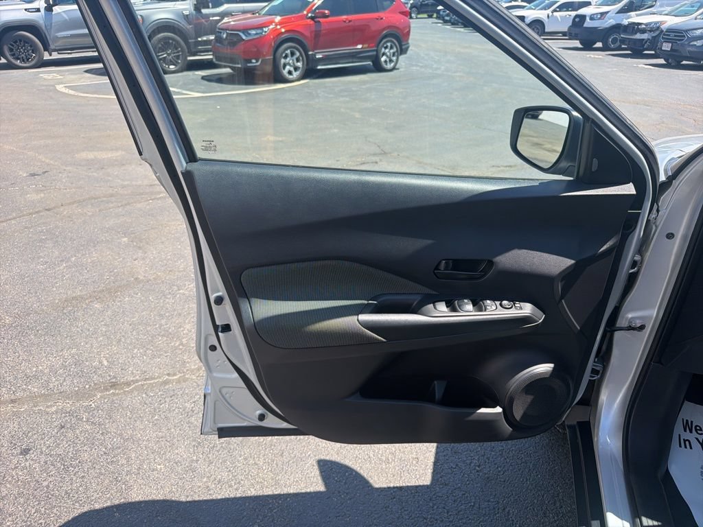 Used 2020 Nissan Kicks S FWD image 21