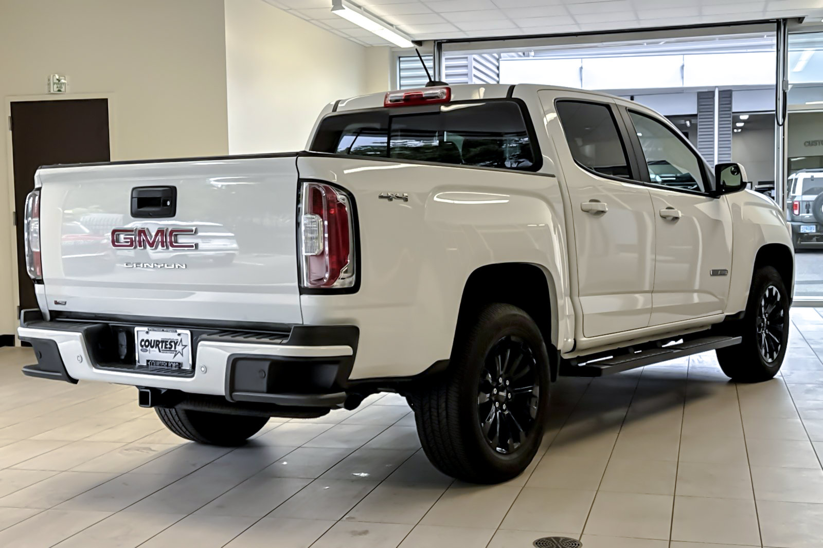Used 2021 GMC Canyon Elevation w/ High Elevation Package AWD/4WD image 4