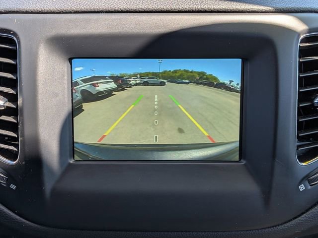Used 2020 Jeep Compass Latitude w/ Cold Weather Group AWD/4WD image 12