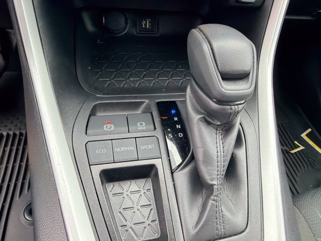 Used 2024 Toyota RAV4 XLE FWD image 8