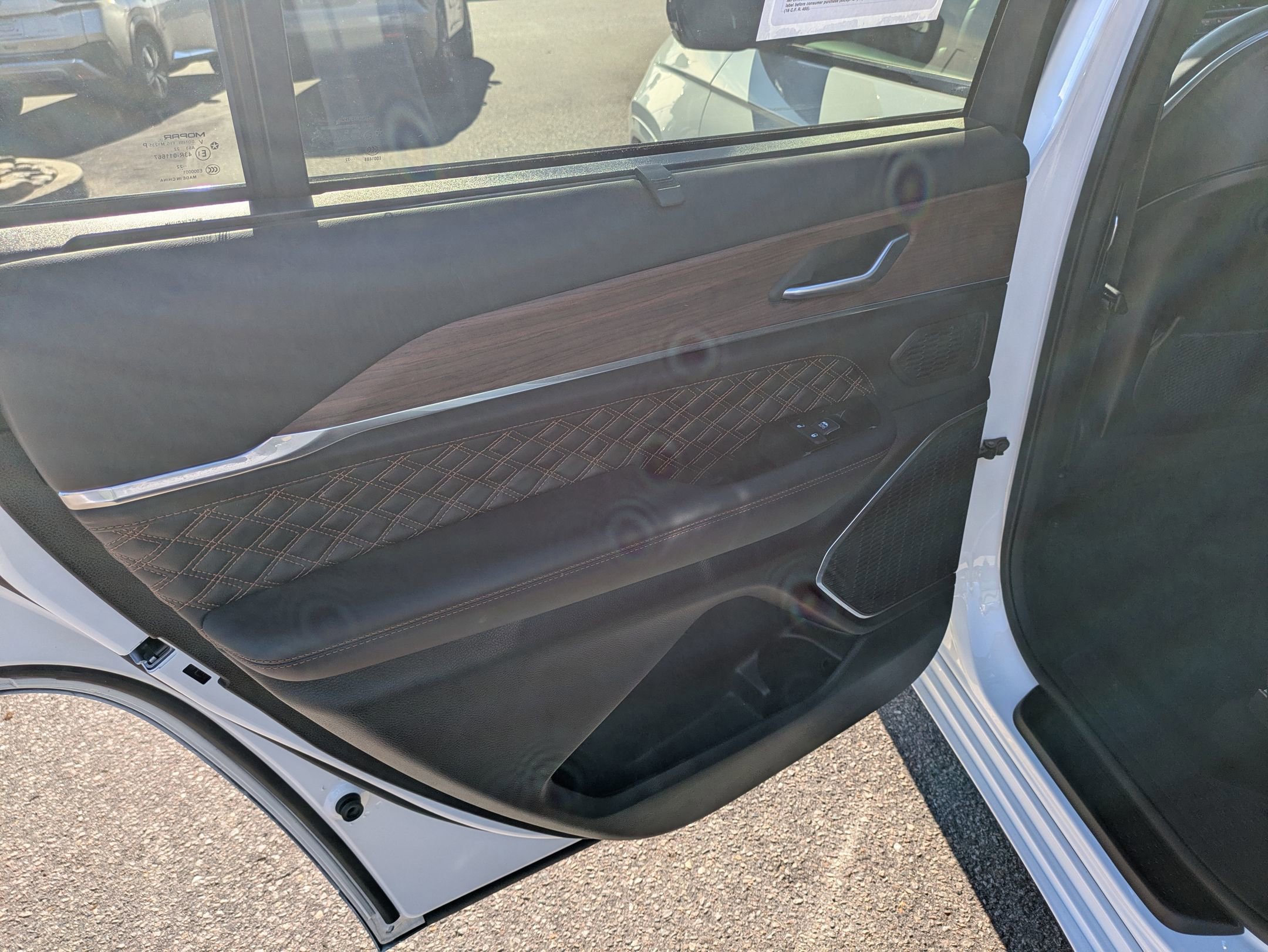 Used 2023 Jeep Grand Cherokee L Summit w/ Luxury Tech Group V image 26