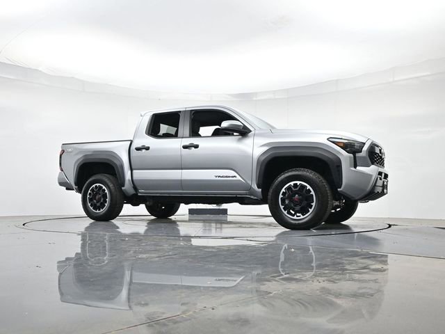 Used 2024 Toyota Tacoma TRD Off-Road AWD/4WD image 37