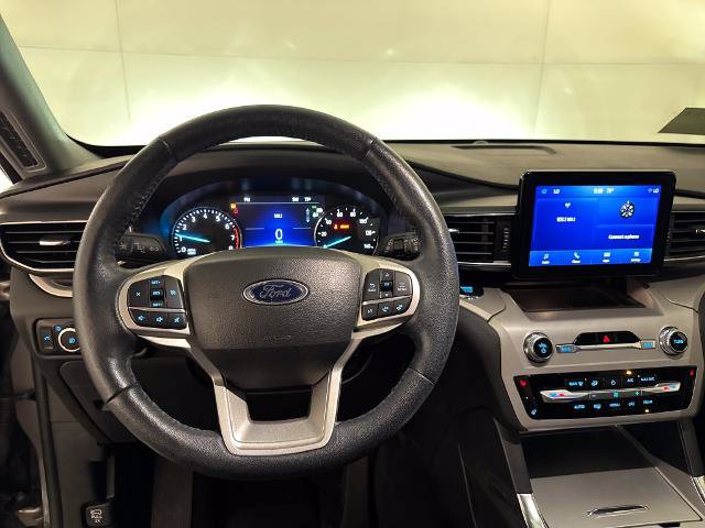 Certified 2023 Ford Explorer XLT w/ Equipment Group 202A AWD/4WD image 5