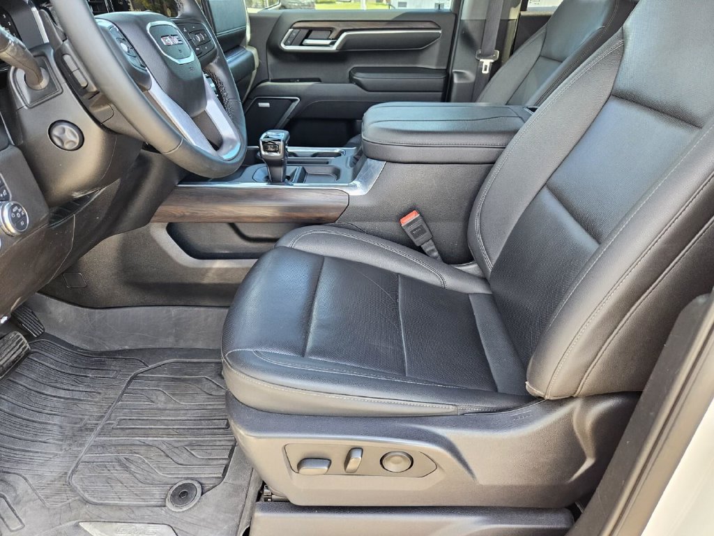 Used 2025 GMC Sierra 1500 SLT AWD/4WD image 17