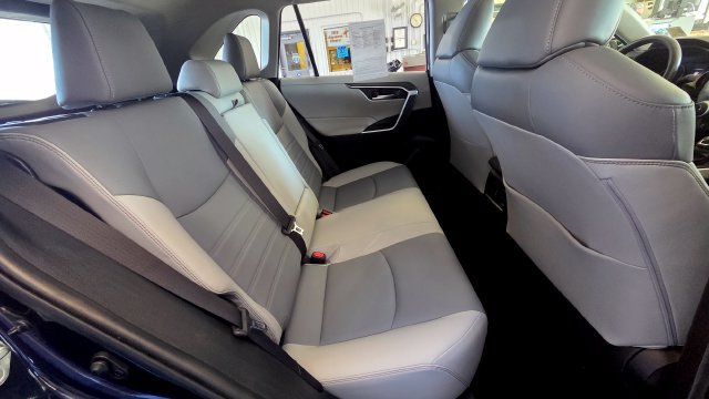 Used 2020 Toyota RAV4 XLE Premium AWD/4WD image 22