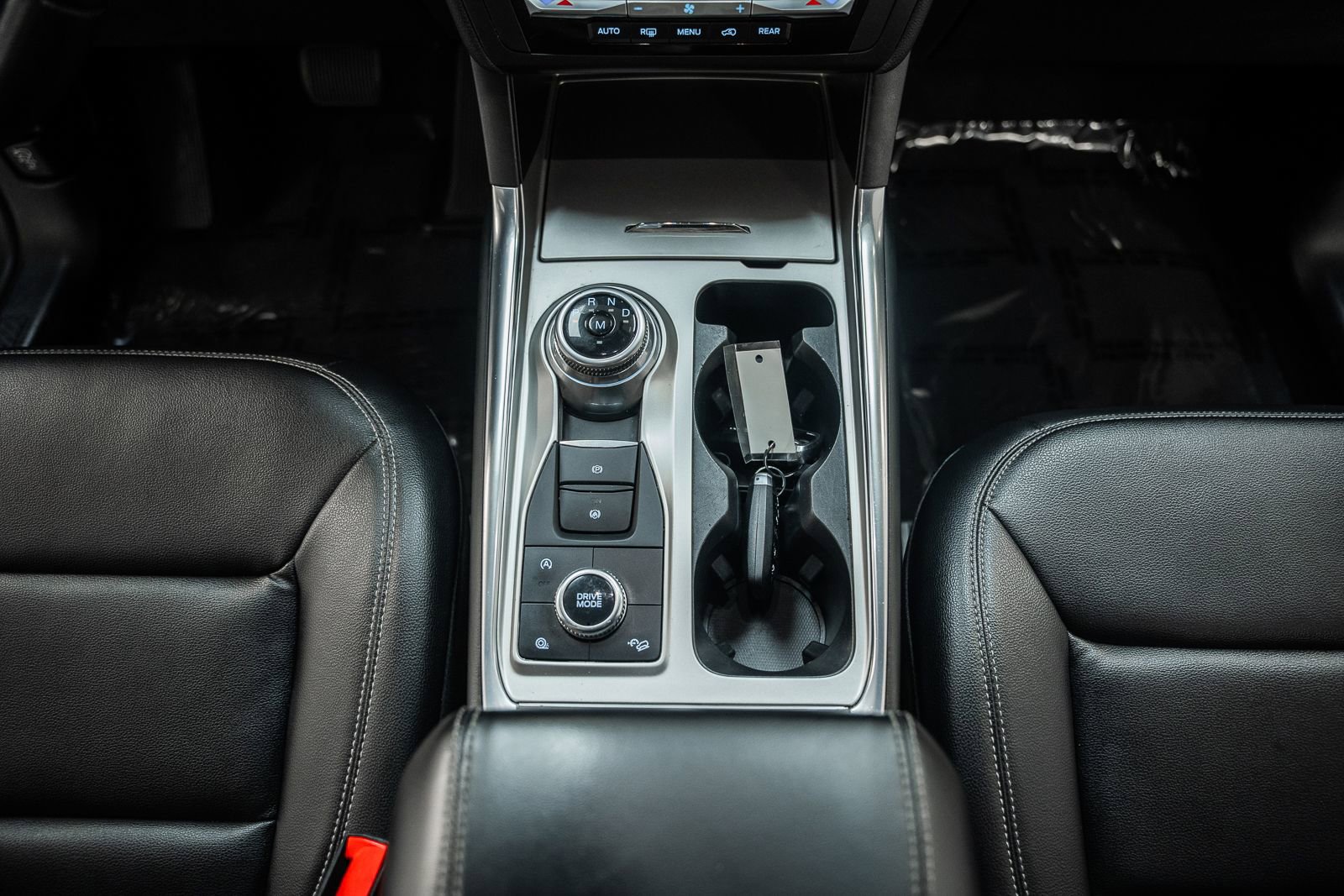 Certified 2020 Ford Explorer XLT w/ Equipment Group 202A image 34