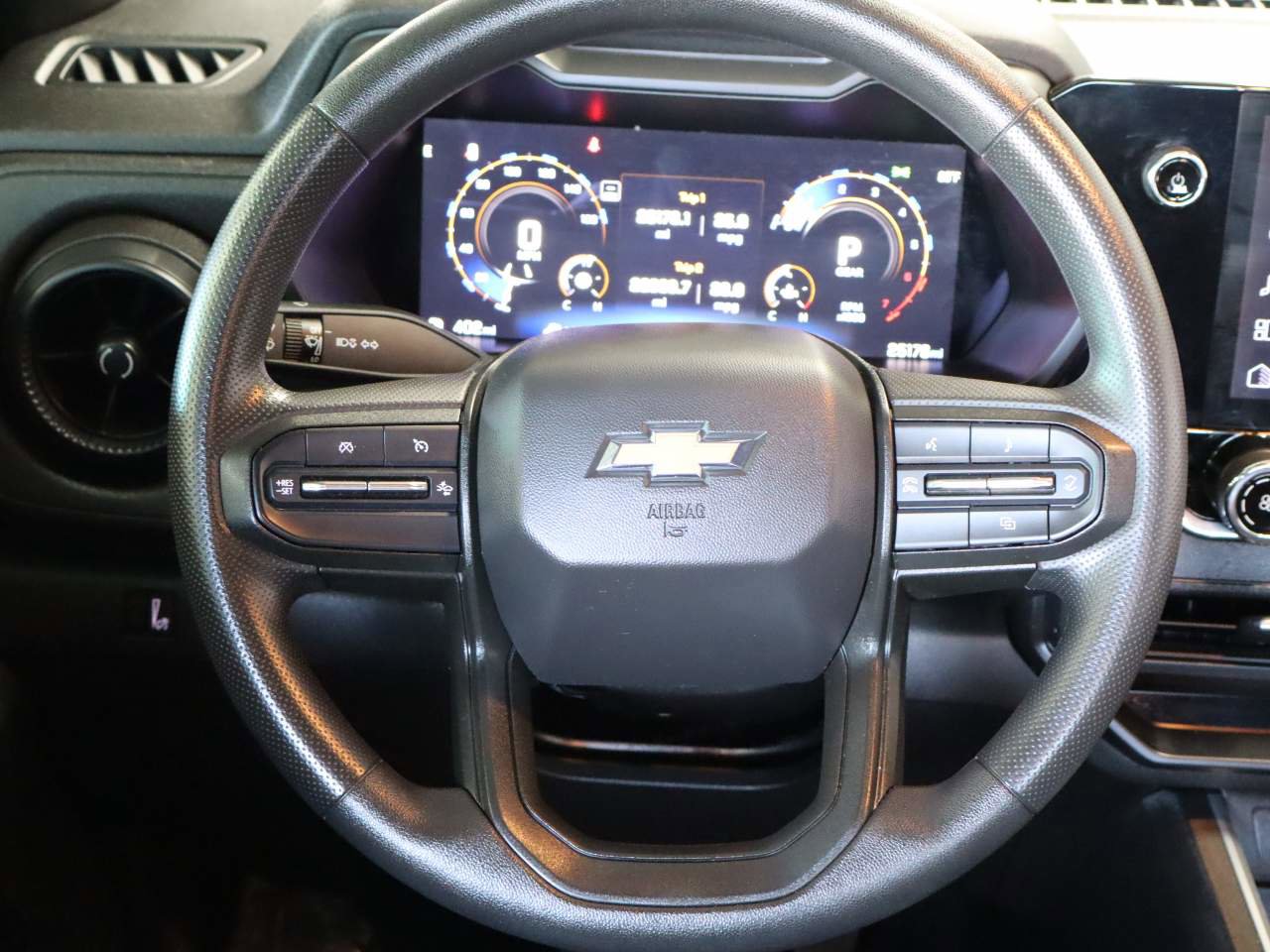 Used 2024 Chevrolet Colorado W/T w/ Safety Package RWD image 13