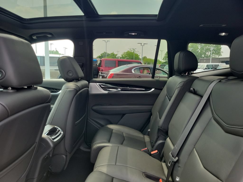 Used 2020 Cadillac XT6 Premium Luxury AWD/4WD image 14