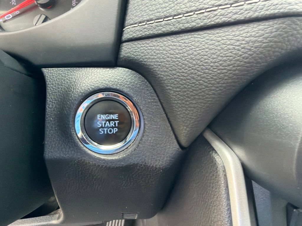 Used 2021 Toyota RAV4 XLE w/ Convenience Package FWD image 26