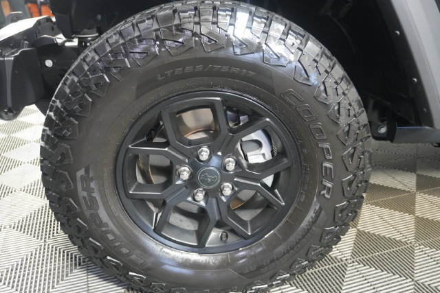 Used 2025 Jeep Wrangler Sport AWD/4WD image 9