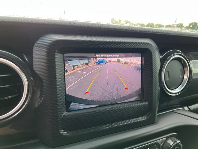 Used 2021 Jeep Wrangler Unlimited Sahara AWD/4WD image 19