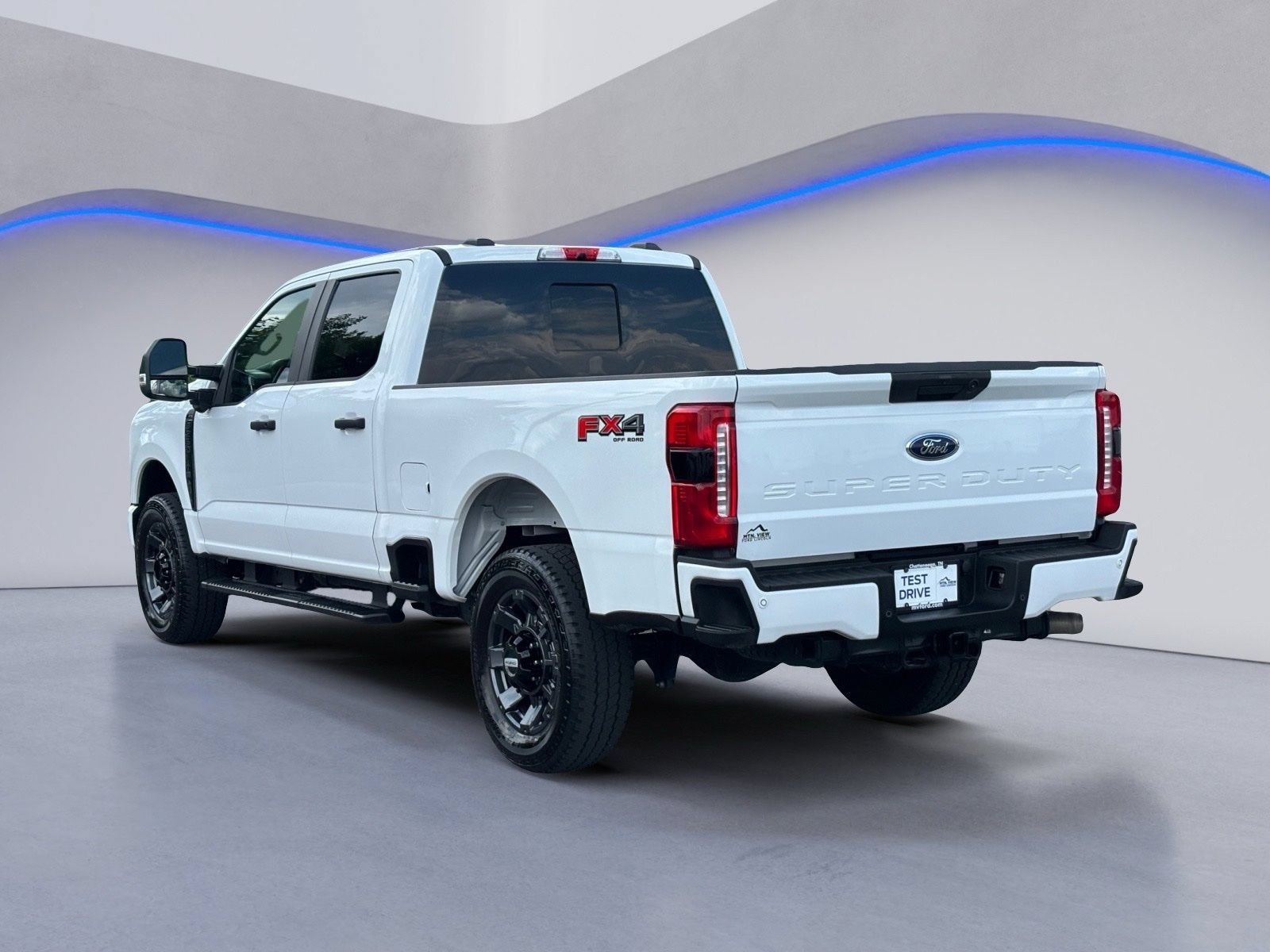 Certified 2025 Ford F250 XL w/ STX Appearance Package AWD/4WD image 3