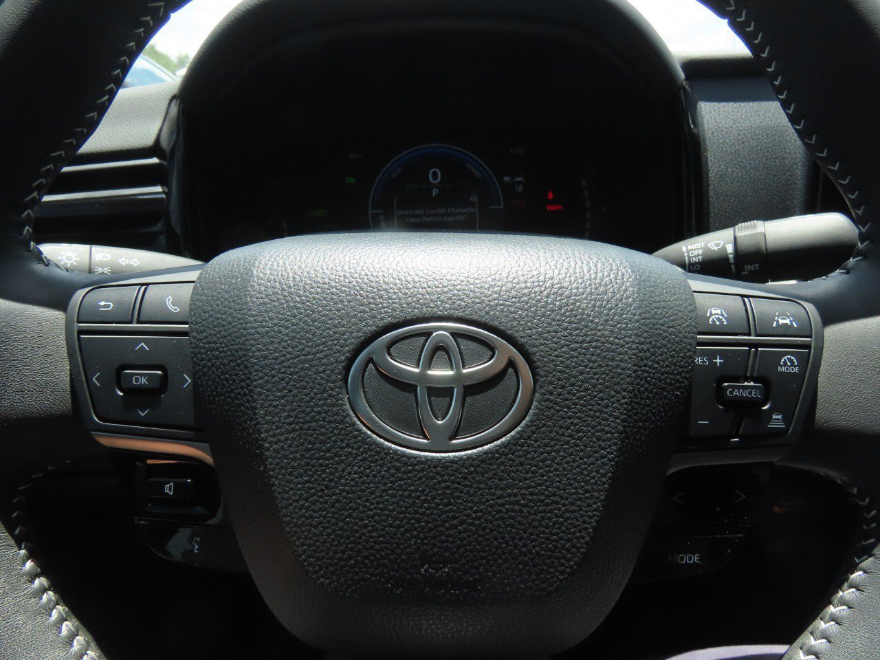Used 2025 Toyota Camry SE w/ Convenience Package FWD image 25