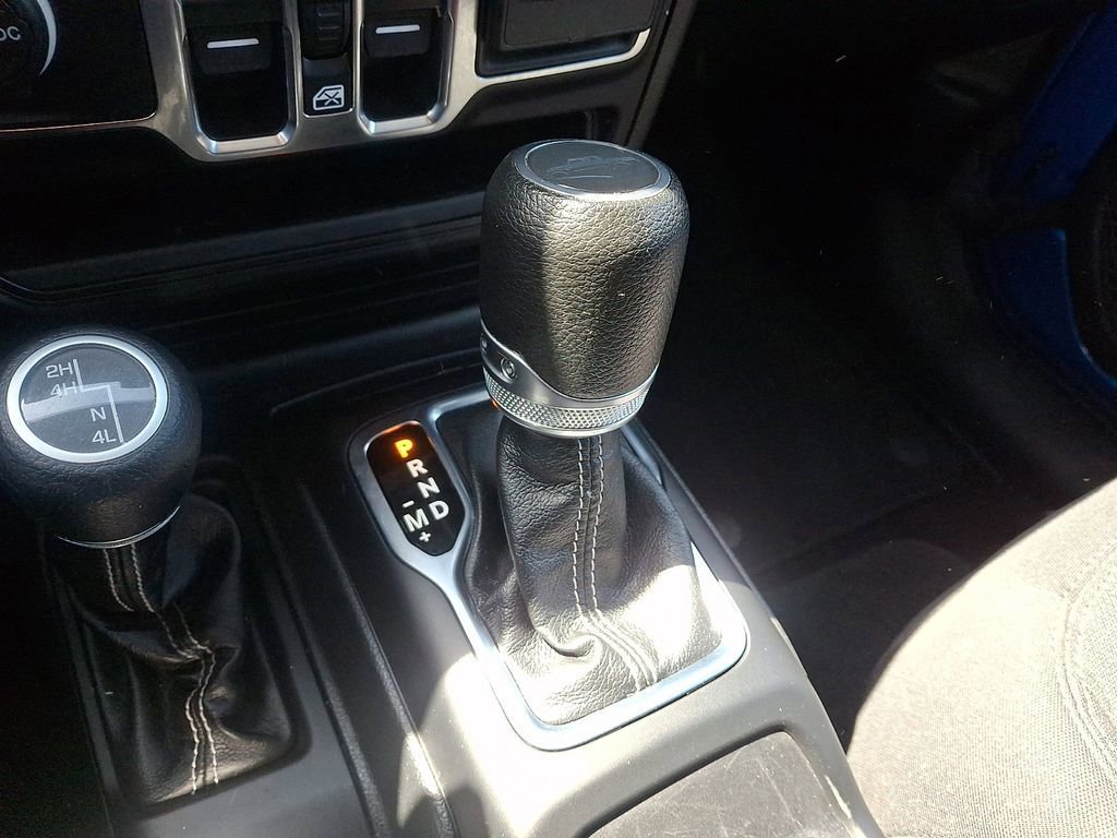 Used 2023 Jeep Gladiator Overland AWD/4WD image 15