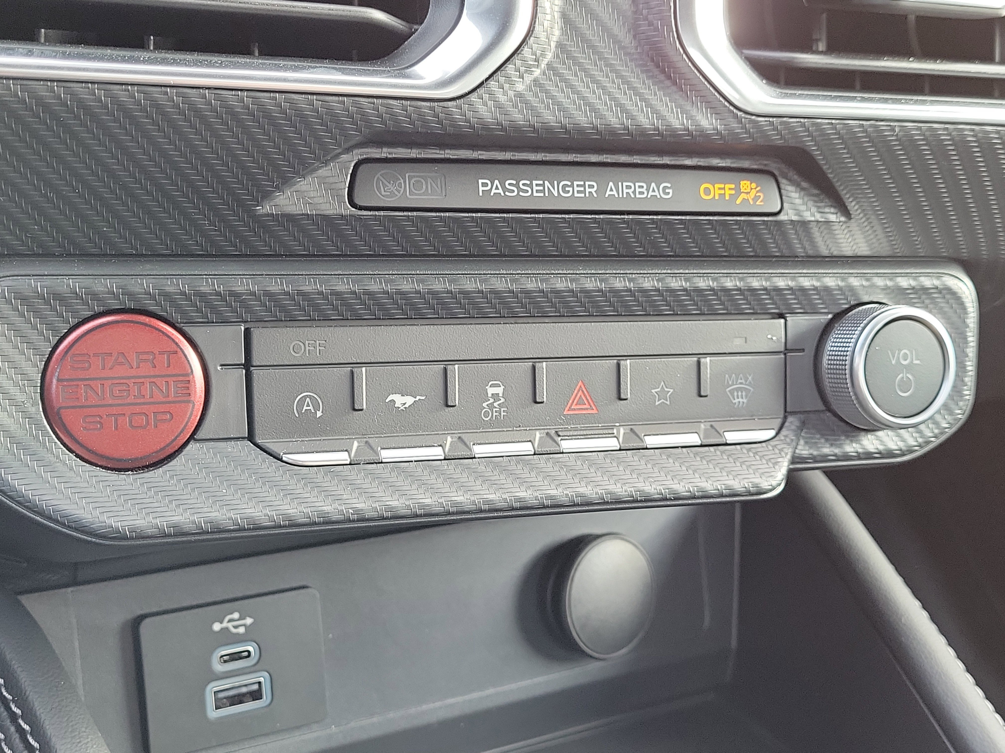 Certified 2025 Ford Mustang GT Premium image 28