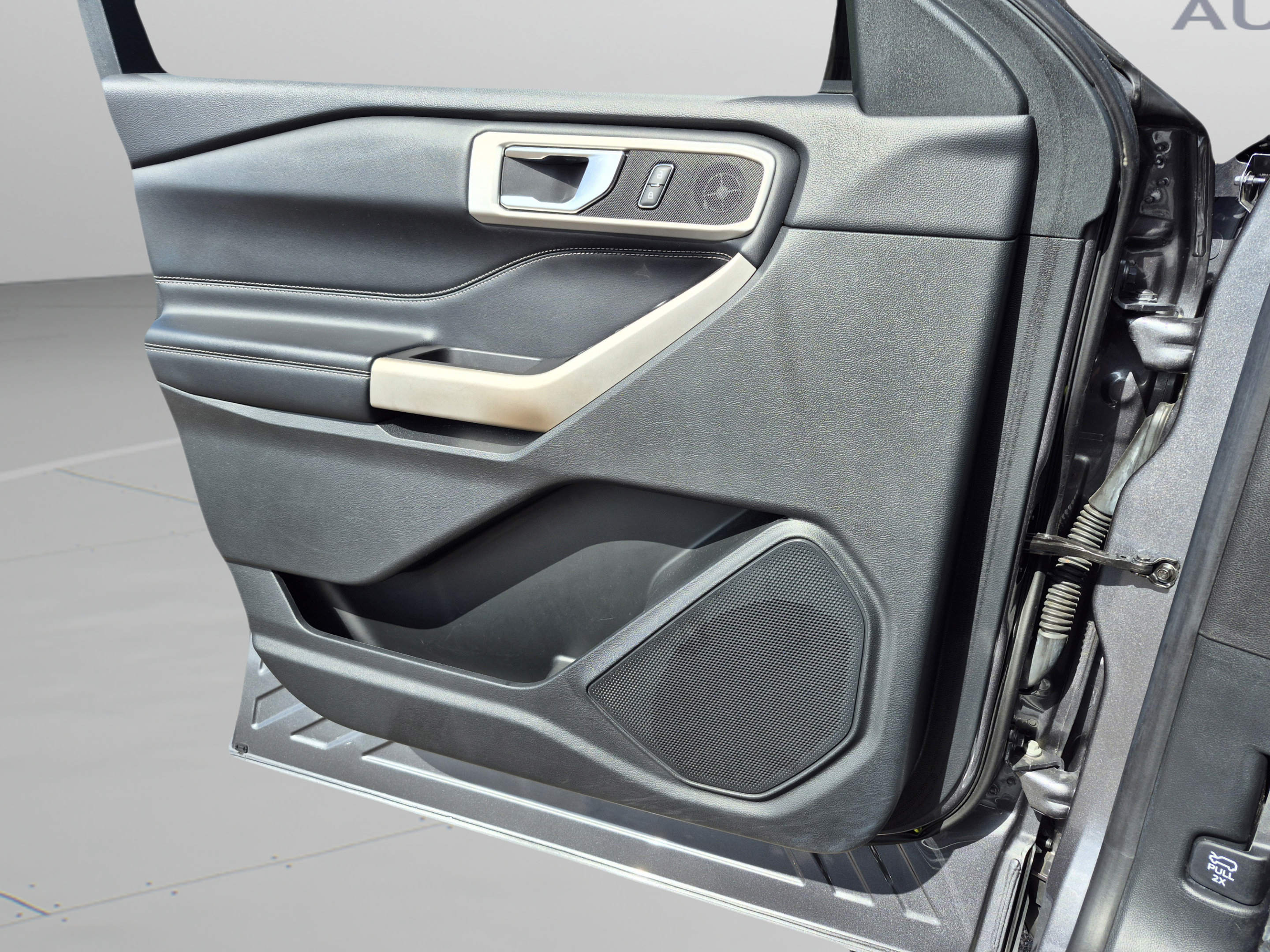Certified 2022 Ford Explorer XLT RWD image 23