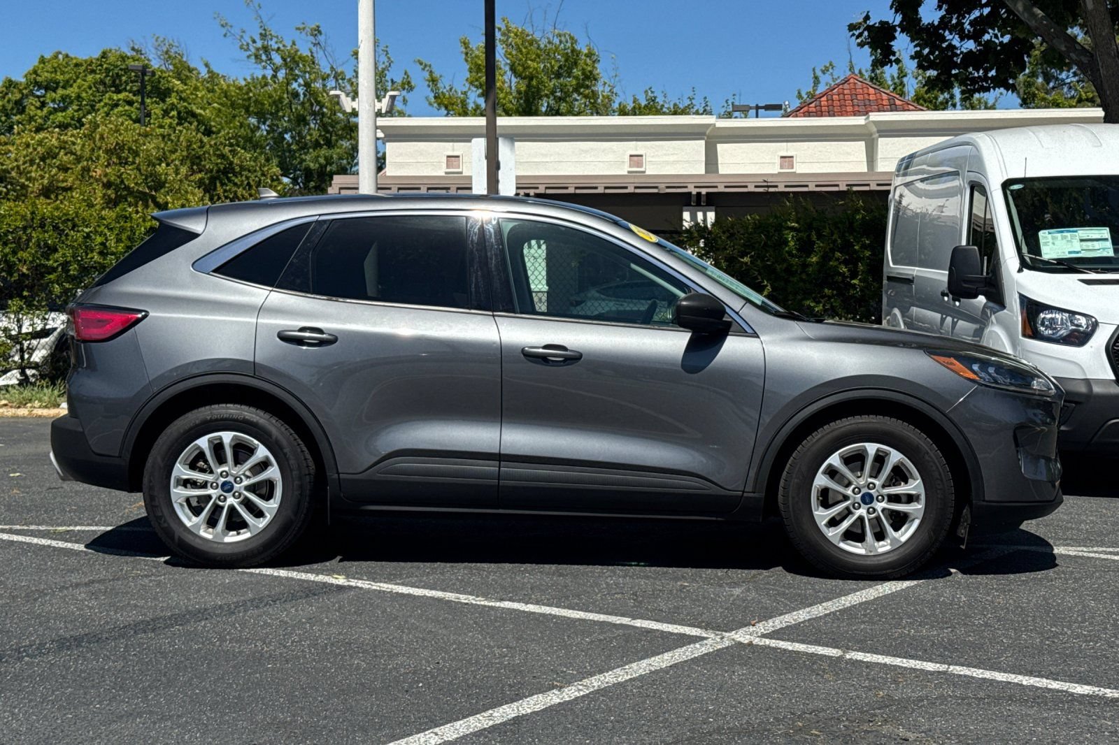 Certified 2022 Ford Escape SE FWD image 3