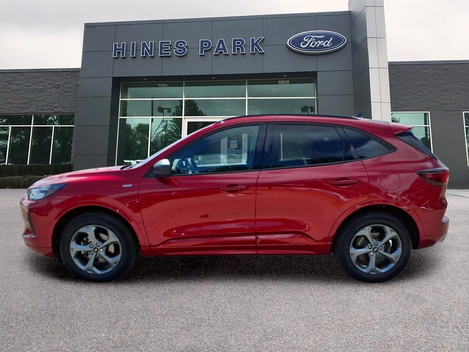 Certified 2024 Ford Escape ST-Line w/ Tech Pack #1 AWD/4WD image 4