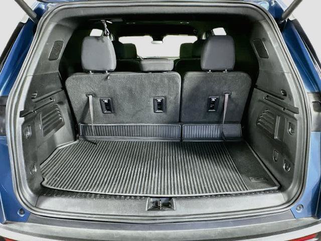 Used 2024 Chevrolet Traverse LT w/ LPO, Floor Liner Package FWD image 20