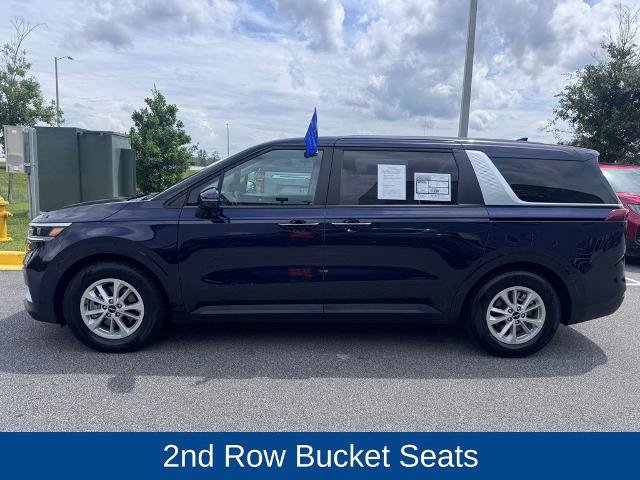 Used 2024 Kia Carnival LX FWD image 3