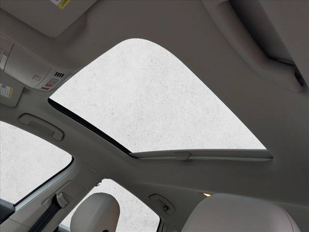 Used 2024 Volkswagen Jetta SE w/ Panoramic Sunroof Package FWD image 14