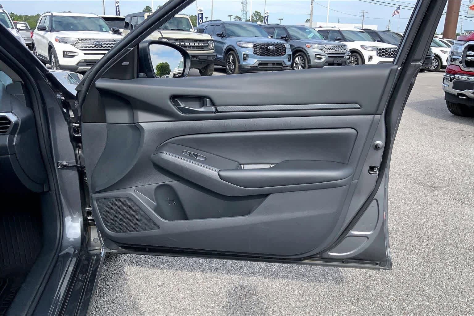 Used 2025 Nissan Altima 2.5 S FWD image 21