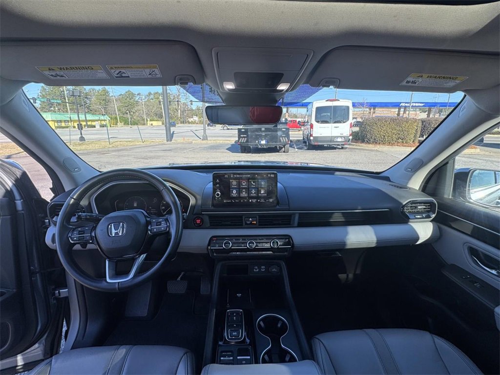 Used 2023 Honda Pilot Touring image 7