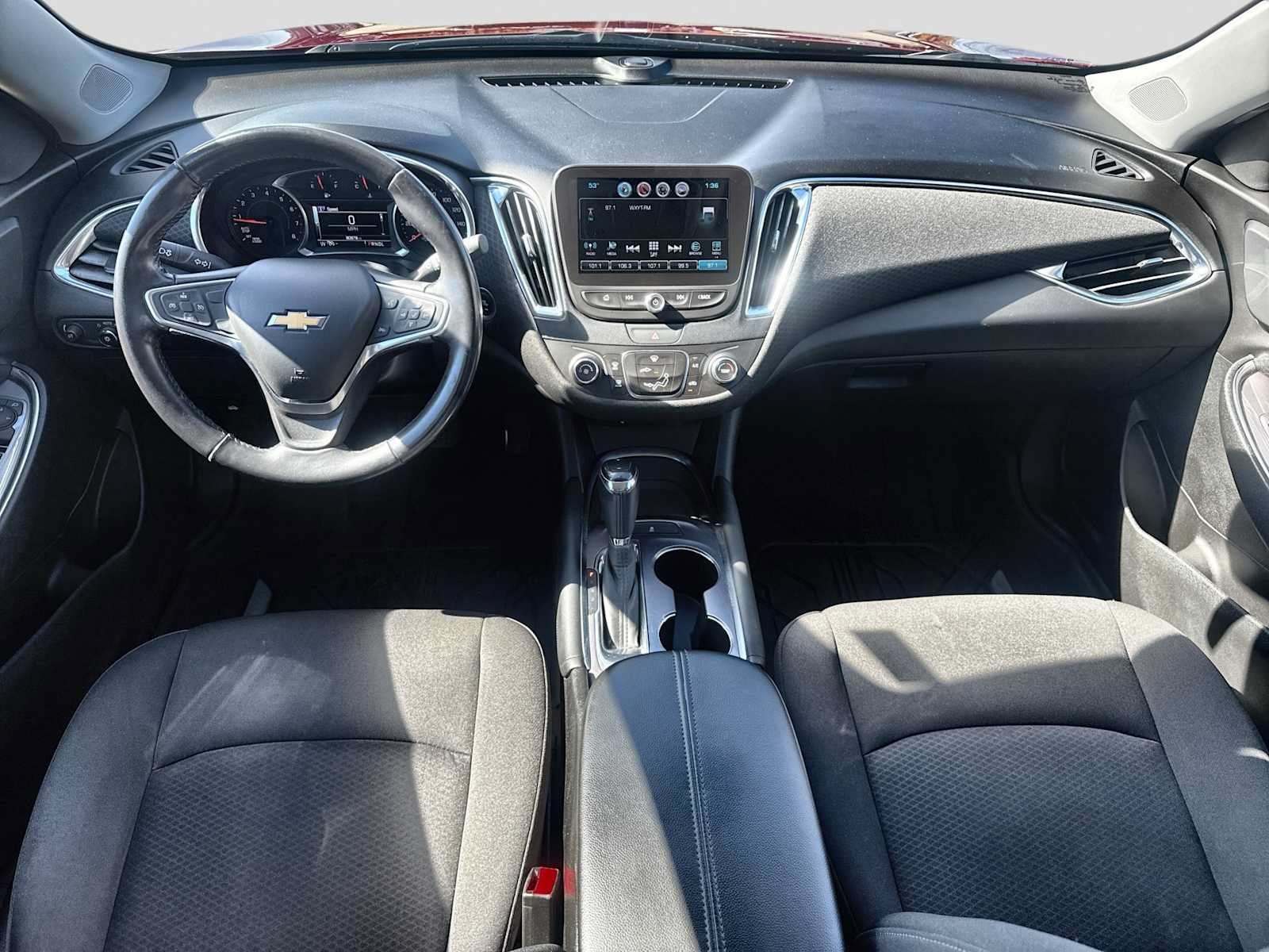 Used 2018 Chevrolet Malibu LT FWD image 14