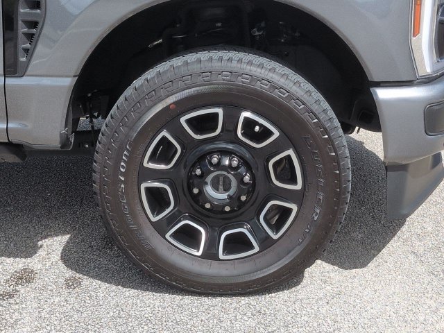 Certified 2025 Ford F350 Platinum w/ FX4 Off-Road Package AWD/4WD image 11