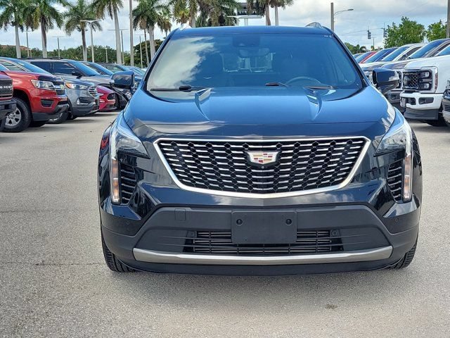 Used 2022 Cadillac XT4 Premium Luxury w/ Enhanced Visibility Package FWD image 2