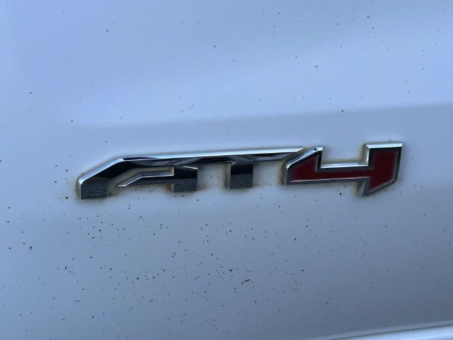 Used 2024 GMC Sierra 1500 AT4 w/ Technology Package AWD/4WD image 6
