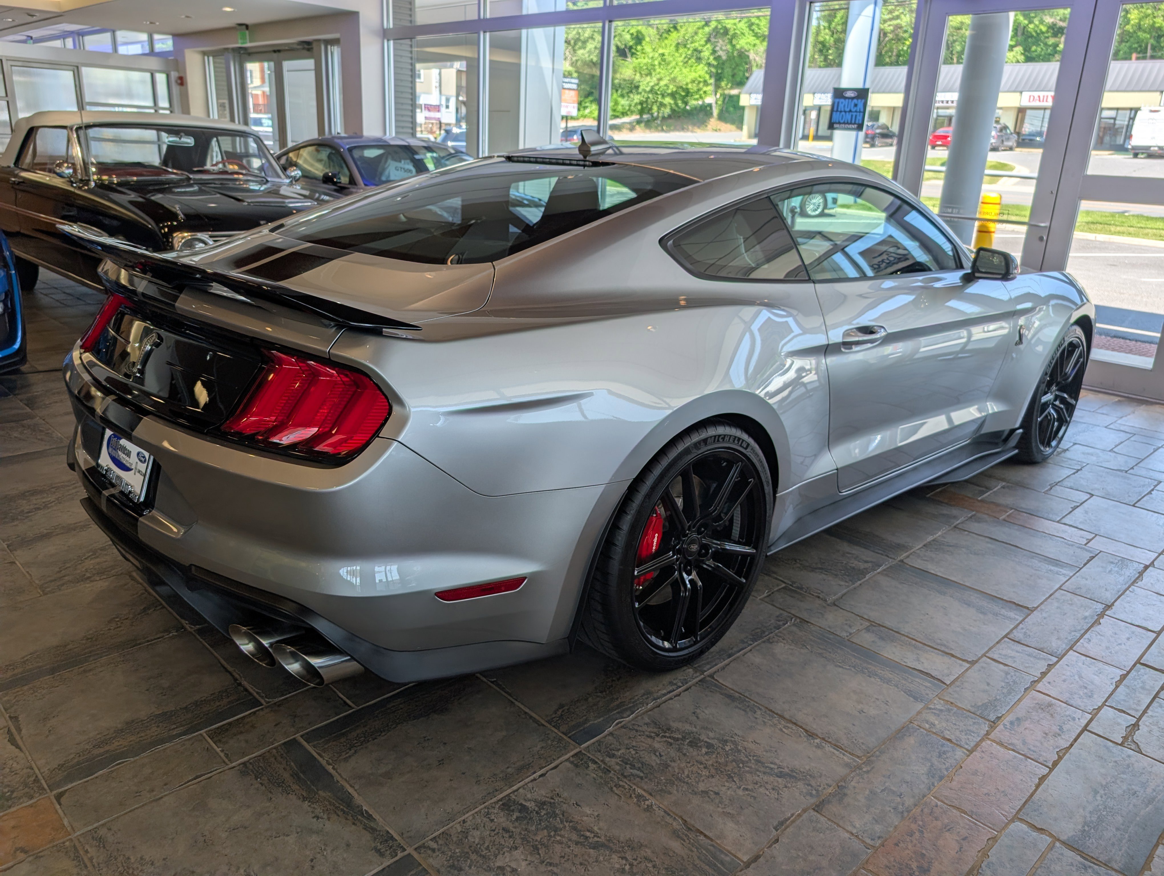 Certified 2020 Ford Mustang Shelby GT500 w/ Technology Package RWD image 7