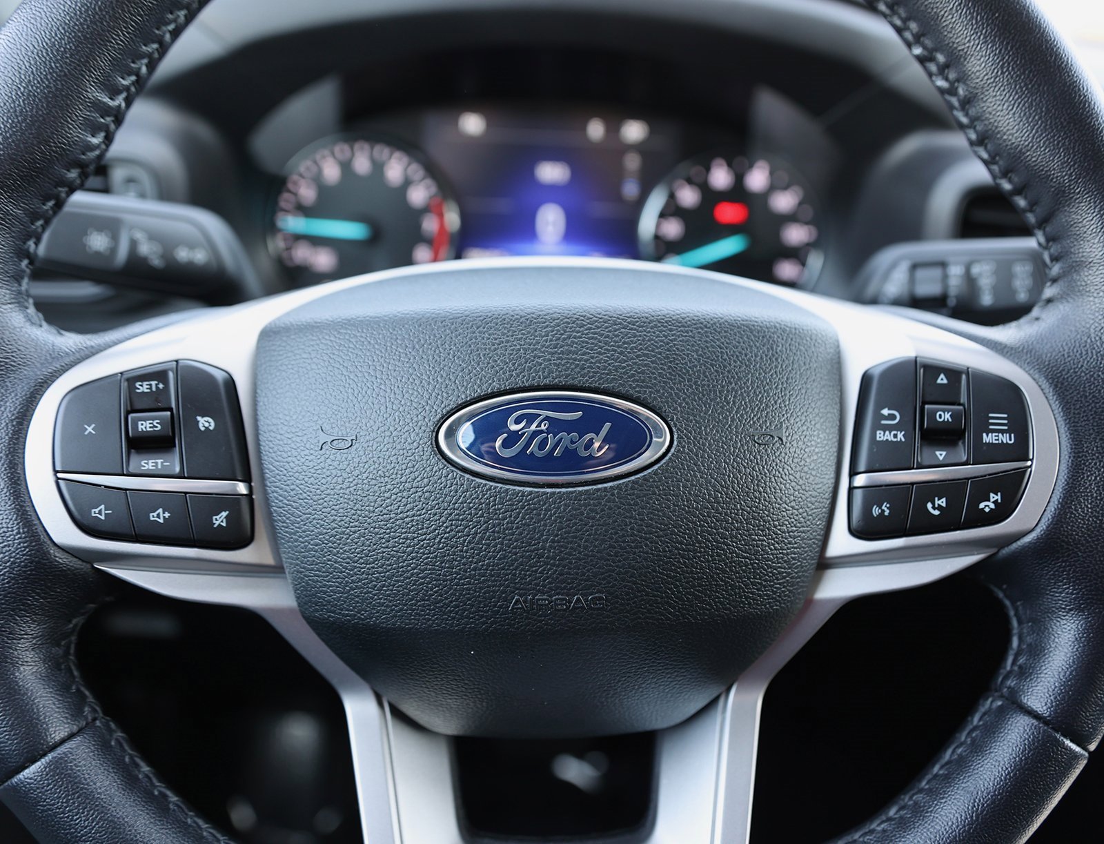 Certified 2022 Ford Explorer XLT image 40