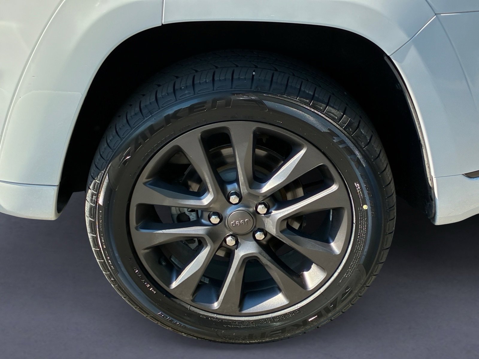 Used 2018 Jeep Grand Cherokee High Altitude AWD/4WD image 9