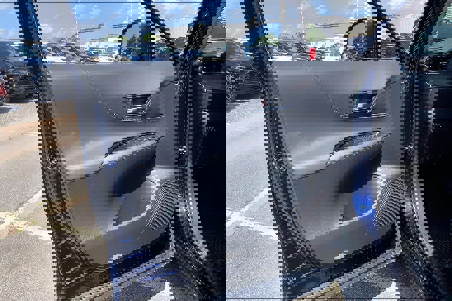 Used 2024 Toyota Venza LE AWD/4WD image 20